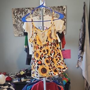 Sunflower Print Women's Size M  Top